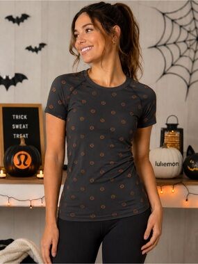lululemon Swiftly Tech Short Sleeve – Halloween Logo Print 🎃 size 8